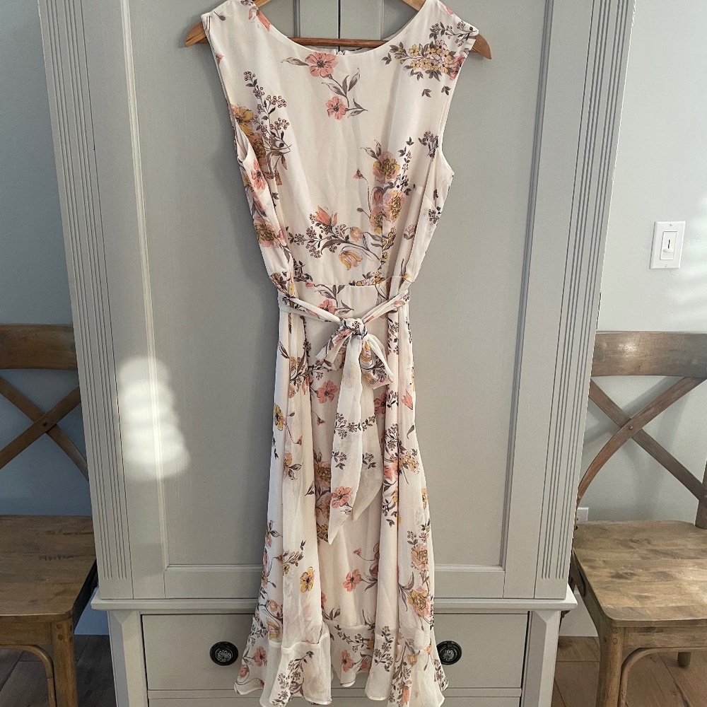 Women’s Cream Floral Dress size 6